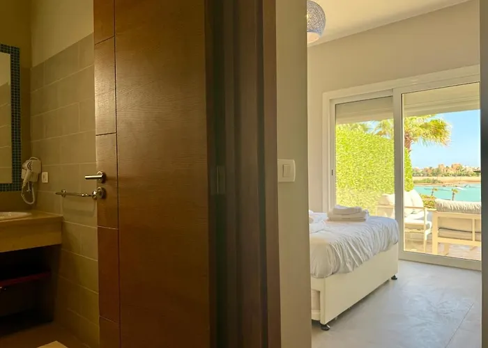 Scenic 2br Ground Floor - Free Pool& Lagoon Access In Elgouna Appartamento